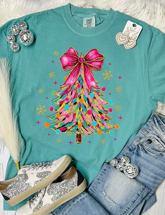 pink Christmas tree tee